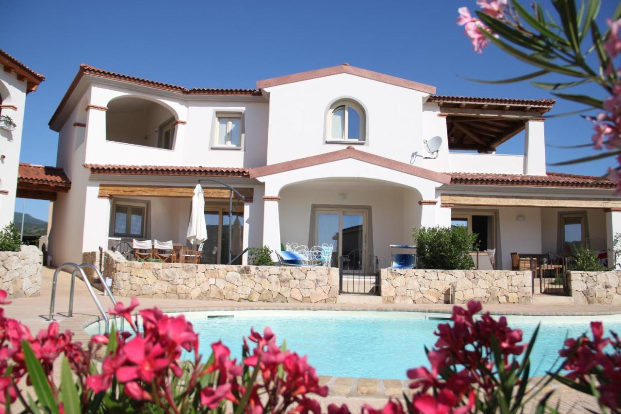 Mediterranean Sea Shell Pool House Budoni Exterior photo